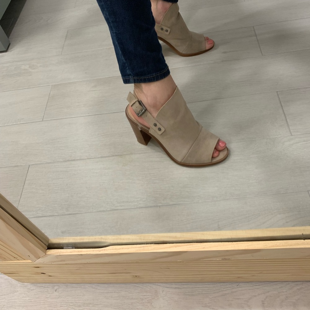 Nine West Tan Heels